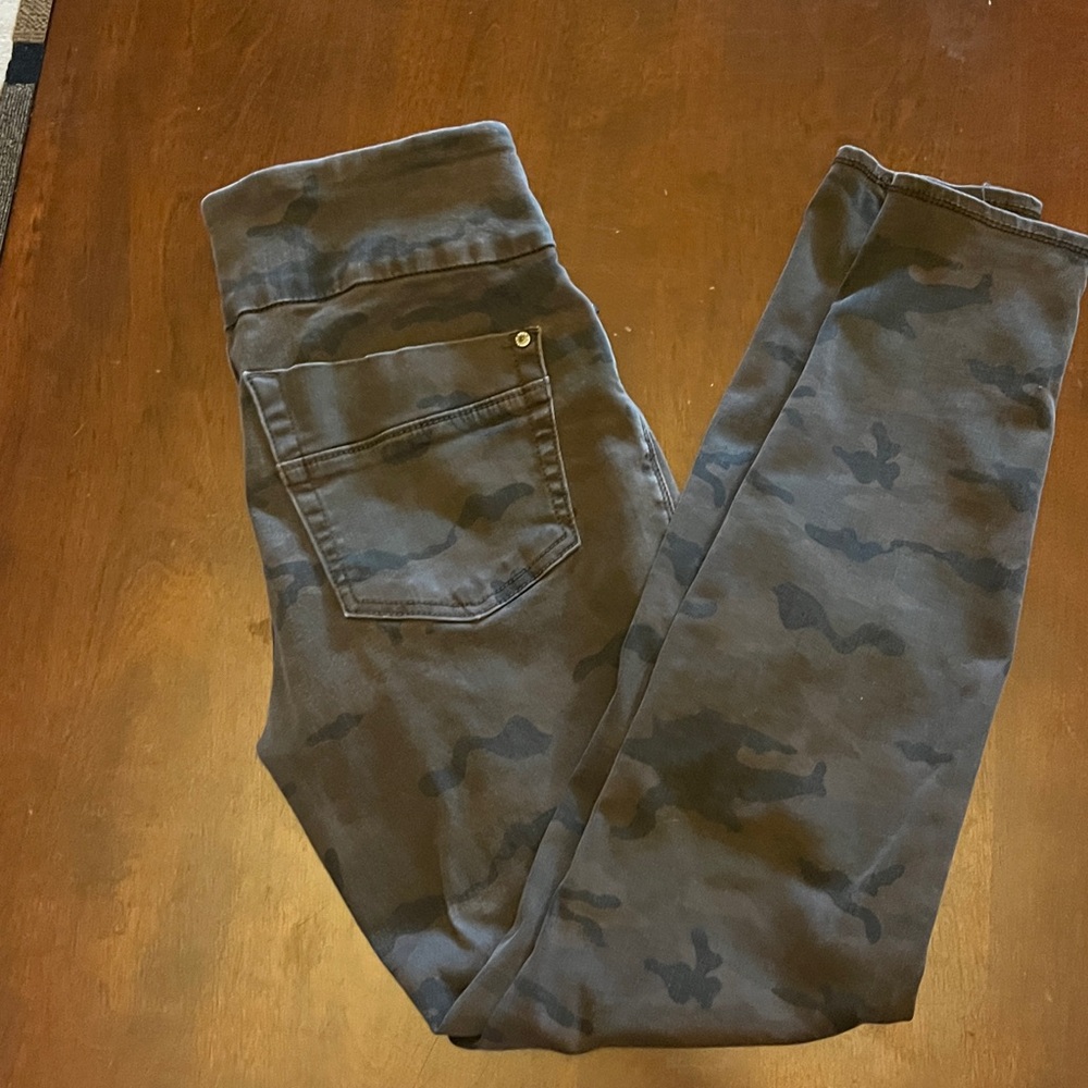 - Rock & Republic Women's Denim Rx camouflage Fever Stretch Jean Legging Size 12